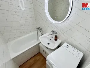 Pronájem bytu 2+kk, Praha - Bohnice, Poznaňská, 42 m2