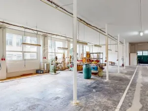 Prodej skladu, Luby, 1300 m2