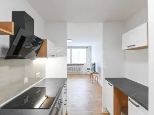 Pronájem bytu 2+kk, Praha - Bohnice, Radomská, 44 m2
