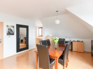 Prodej bytu 3+1, Jesenice, Platanová, 84 m2