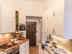 Prodej bytu 2+1, Praha - Smíchov, Janáčkovo nábřeží, 65 m2