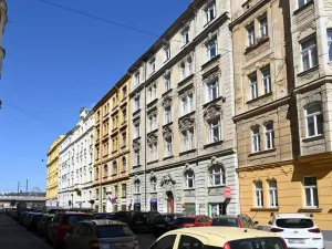 Pronájem bytu 1+kk, Praha - Holešovice, Janovského, 50 m2