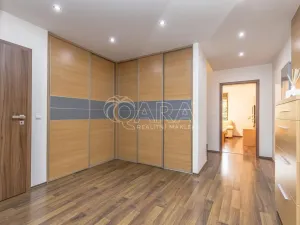 Prodej rodinného domu, Zbuzany, Lomená, 162 m2