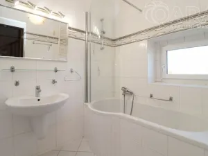 Prodej rodinného domu, Statenice - Černý Vůl, Kralupská, 210 m2