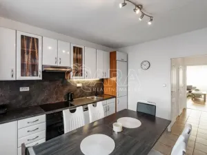 Prodej bytu 3+1, Praha - Černý Most, Vybíralova, 77 m2