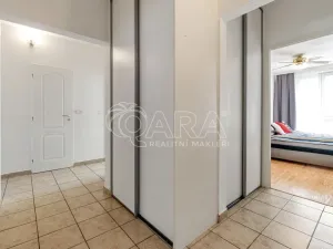 Prodej bytu 3+1, Praha - Černý Most, Vybíralova, 77 m2