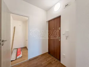 Pronájem bytu 4+1, Jindřichův Hradec - Jindřichův Hradec V, Kosmonautů, 85 m2