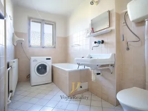 Prodej výrobních prostor, Tršice, 1544 m2