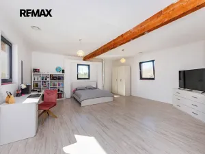 Prodej rodinného domu, Černuc, 330 m2