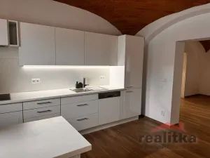 Pronájem bytu 3+1, Opava, Jaselská, 84 m2