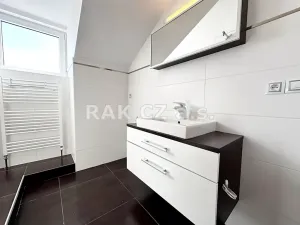 Prodej bytu 3+kk, Šestajovice, Revoluční, 74 m2