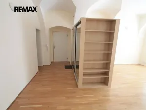 Pronájem bytu 1+1, Kolín, Karlovo náměstí, 44 m2