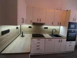 Prodej bytu 3+1, Karlovy Vary, nábřeží Jana Palacha, 77 m2