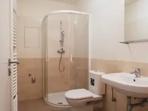 Pronájem bytu 1+kk, Praha - Vršovice, Karpatská, 38 m2