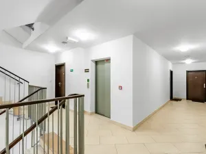 Pronájem bytu 1+kk, Praha - Holešovice, Na Maninách, 41 m2