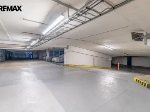 Prodej garážového stání, Praha - Podolí, Milevská, 12 m2