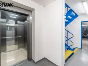 Prodej garážového stání, Praha - Podolí, Milevská, 12 m2