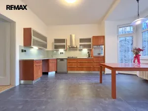 Pronájem bytu 3+1, Praha - Smíchov, Plzeňská, 96 m2