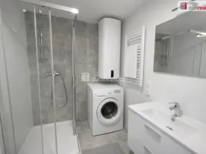 Pronájem bytu 2+kk, Praha - Smíchov, Radlická, 43 m2