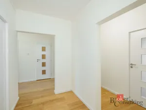 Pronájem bytu 3+1, Praha - Modřany, Urbánkova, 76 m2