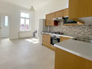 Pronájem bytu 3+1, Praha, náměstí 14. října, 120 m2