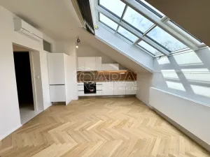 Pronájem atypického bytu, Praha - Smíchov, Holečkova, 56 m2