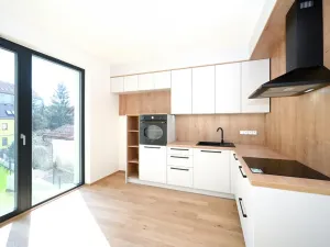 Pronájem bytu 1+kk, Praha - Střížkov, Střížkovská, 37 m2