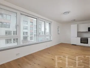 Pronájem bytu 1+kk, Praha - Radlice, U Komína, 38 m2