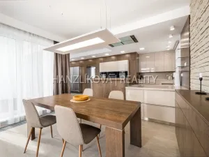 Prodej bytu 6+kk a větší, České Budějovice - České Budějovice 2, Volejbalistů, 303 m2