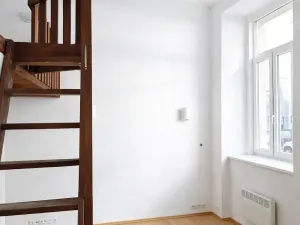 Pronájem bytu 1+kk, Praha - Smíchov, Křížová, 30 m2
