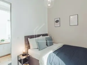 Pronájem bytu 2+kk, Praha, Pernerova, 48 m2