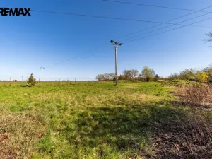 Prodej komerčního pozemku, Dolní Břežany, 2452 m2
