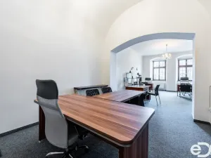 Pronájem kanceláře, Kolín, Karlovo náměstí, 193 m2