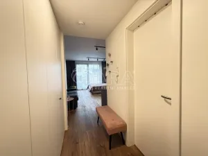 Pronájem bytu 1+kk, Praha - Karlín, Křižíkova, 32 m2