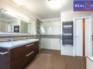 Prodej bytu 4+kk, Praha, Semilská, 139 m2