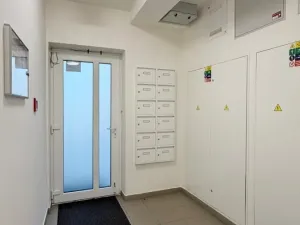 Pronájem bytu 1+kk, Praha - Strašnice, Strančická, 31 m2