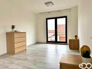 Pronájem rodinného domu, Strašnov, 127 m2