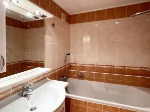 Pronájem bytu 2+1, Chomutov, Kamenný vrch, 58 m2