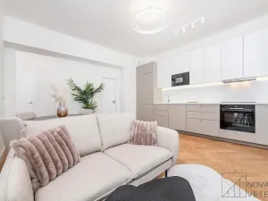 Prodej bytu 2+kk, Praha - Holešovice, U městských domů, 50 m2