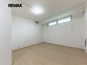 Prodej kanceláře, Praha - Střížkov, Děčínská, 45 m2