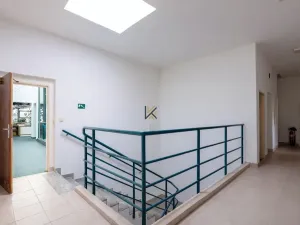 Pronájem obchodního prostoru, Průhonice, Uhříněveská, 3300 m2