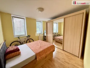 Pronájem bytu 2+kk, Praha - Prosek, Nad Krocínkou, 63 m2