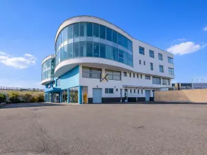 Pronájem kanceláře, Průhonice, Uhříněveská, 3300 m2