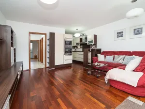 Pronájem bytu 2+kk, Praha - Dubeč, U lipové aleje, 60 m2