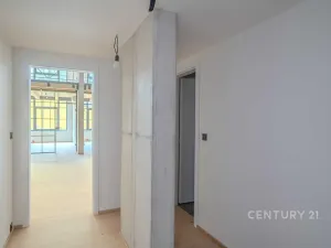 Prodej bytu 4+kk, Praha - Vysočany, Kolbenova, 176 m2