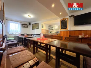 Prodej restaurace, Velké Žernoseky, 438 m2