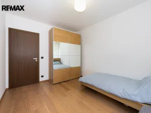 Pronájem bytu 3+kk, Praha - Libeň, Voctářova, 82 m2
