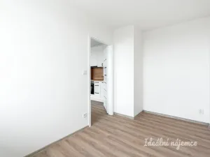 Pronájem bytu 2+kk, Praha - Krč, Horáčkova, 34 m2