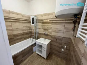 Pronájem bytu 3+kk, Praha, U Svépomoci, 80 m2