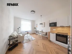 Pronájem bytu 2+kk, Praha - Nusle, Jaromírova, 46 m2